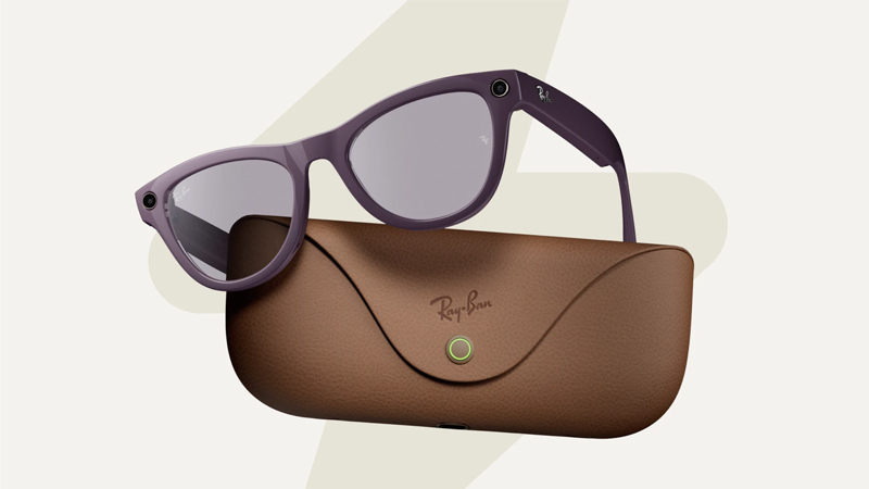 occhiali e custodia rayban
